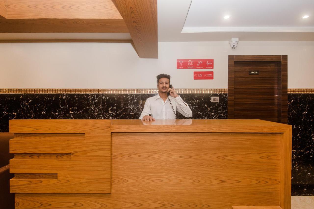 Vaccinated Staff - Oyo 22055 Dadar Residency Hotel Bombay Eksteriør billede